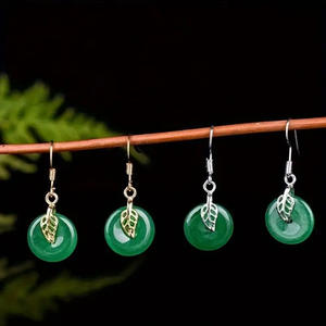Pendientes colgantes de piedra verde con hoja dorada para mujer, joyería de moda estilo bohemio, pendientes redondos de Jade chapados en oro de aleación - Product Image 4
