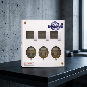 BHAMMAR 3 Enchufes + TPN MCB 30/3 AMP Barra 20A 120V IP54 Caja de Acero Inoxidable con Bloqueo Antimanipulación para Interiores - Product Image 2