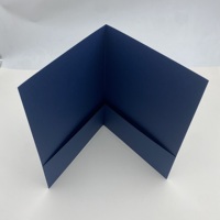 Carpeta de Presentación Ecológica de Cartulina Azul Marino Premium con Logotipo Personalizado en Lámina Plateada
