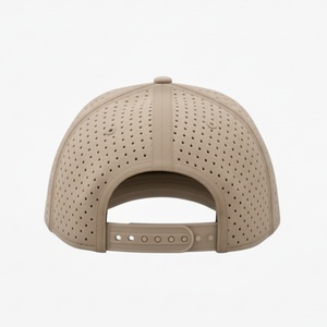หมวกแก๊ปตาข่ายแบบกำหนดเอง OEM พร้อมโลโก้ 5 แผง ปีกโค้งเล็กน้อย แบบ Snapback ป้ายยางกันน้ำ หมวกกอล์ฟ - Product Image 4