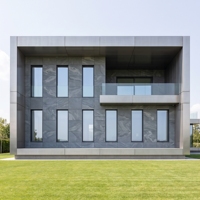Villa préfabriquée en acier léger de style A-frame KT - Luxe économique, tailles personnalisables, installation rapide, solution pour écoles, bureaux, hôtels