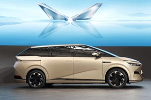 Vente en gros 2024 Xpeng X9 Pro Max MPV 4WD Voiture électrique à longue autonomie de 702km Véhicule à énergie nouvelle Xiaopeng <span class=keywords><strong>G9</strong></span> G6 P7 SUV Hybrid <span class=keywords><strong>Mini</strong></span> - Product Image 3