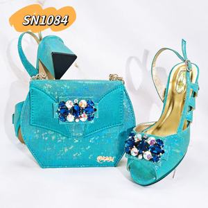 2025 Роскошная итальянская обувь и сумка для женщин, Свадебный комплект из искусственной кожи, элегантная сумка-цепочка с камнями - Product Image 1