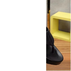 Wholesale <b>Black</b> <b>Leather</b> Logo <b>Flip</b> <b>Flops</b>, Custom Logo Thick Sole Summer Casual Beach Slippers - Product Image 3