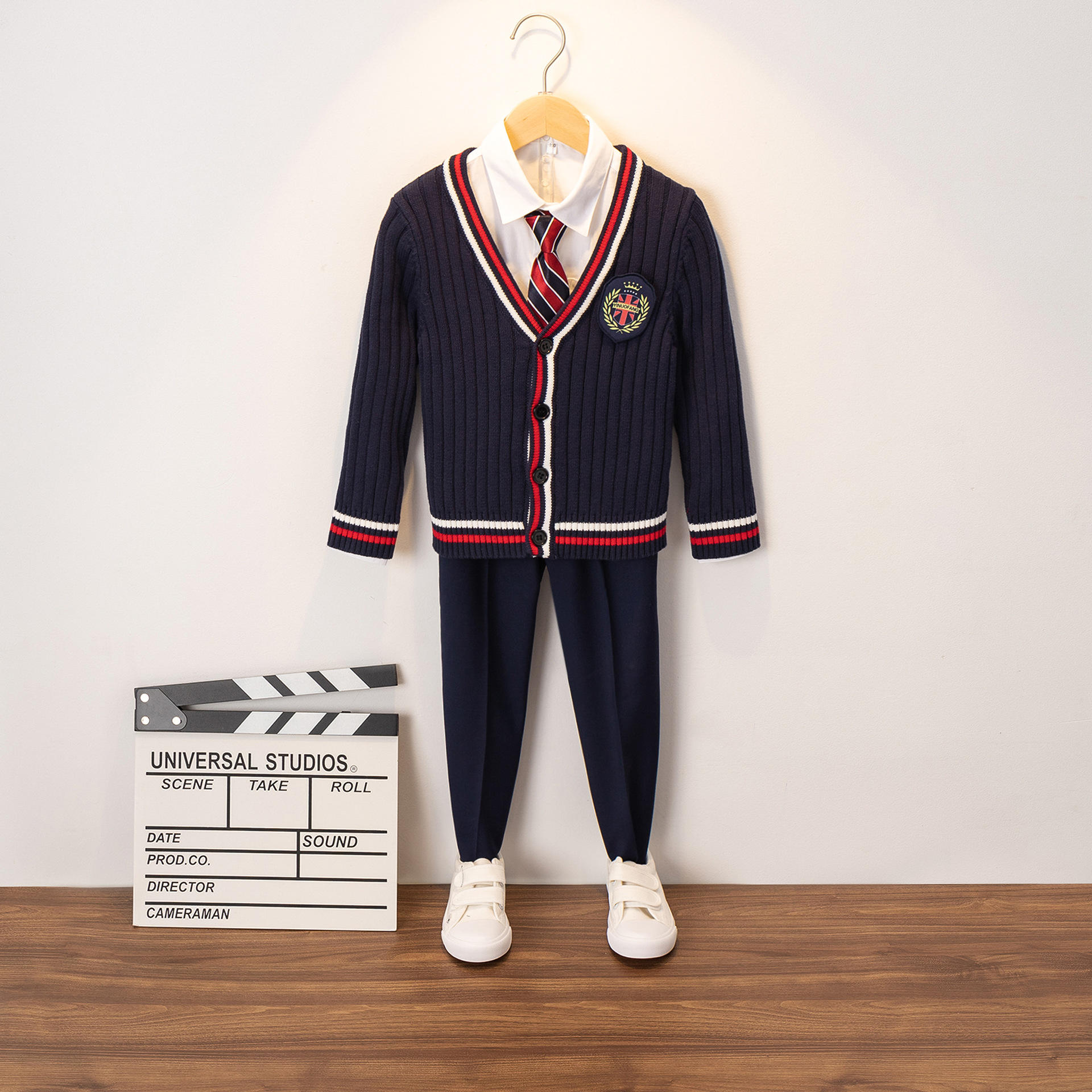 ชุดสูทผู้ชายสีกรมท่า