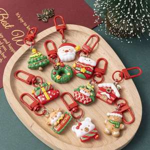 Nouveau porte-clés de Noël pour filles, pendentif de sac d'étudiante, décoration mignonne pour étui d'écouteurs, cadeau en plastique PVC pour meilleure amie - Product Image 3