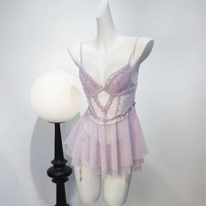 Nouvelle nuisette sexy en dentelle européenne et américaine avec coussinets de poitrine, luxe pur et séduisant, style licou et pyjama ludique - Product Image 1