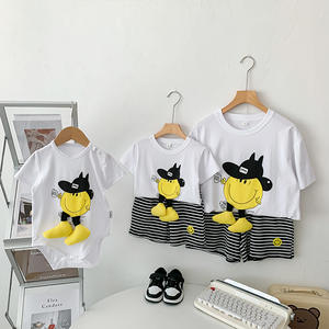 2025 verano Casual elegante Camiseta de manga corta dibujos animados para cara 3D familia trajes a juego para bebé<span class=keywords><strong>s</strong></span> niños y niñas 95% algodón - Product Image 1