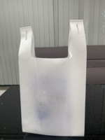 Sacs en non-tissé PP pour t-shirts, sacs réutilisables pour les courses avec poignée découpée, sacs promotionnels écologiques, vente en gros