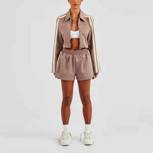 Ensembles d'entraînement à fermeture éclair personnalisés en usine Crop Top Sportswear Veste et short Survêtement Femmes Taping Harrington Jacket & Short - Product Image 1