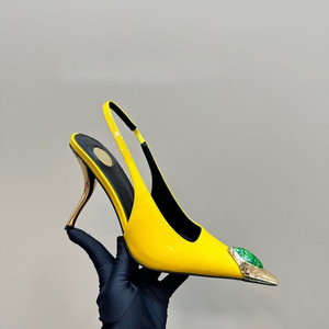 Nouvelles sandales à talons hauts en cuir à bout pointu, style français, ornées de pierres précieuses, design élégant et ultra-luxe - Product Image 4