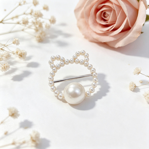 Broche élégante nœud papillon perlé ajouré, boucle de foulard, épingle décorative pour col de pull pour femme - Product Image 1