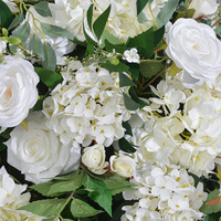 Boules de fleurs brodées de plantes vertes et de roses, cadres géométriques, arrangements floraux décoratifs pour scènes de mariage et tables de salle à manger