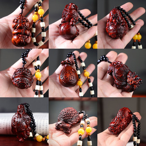 Pequeño colgante de madera tallada a mano con diseño de Dios Valiente y la Riqueza, ideal para cumpleaños, Navidad, eventos en vivo, venta al por mayor de fábrica. - Product Image 2