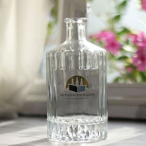 Bouteille en verre réutilisable <span class=keywords><strong>de</strong></span> 500ml <span class=keywords><strong>de</strong></span> <span class=keywords><strong>base</strong></span> <span class=keywords><strong>de</strong></span> montagne personnalisée pour la <span class=keywords><strong>boisson</strong></span> au rhum et au <span class=keywords><strong>gin</strong></span> - Product Image 4