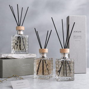 Diffuseur de parfum en verre carré Aikun Gift Buyer 100ml avec bouchon en bois, logo imprimé, boîte blanche, faible MOQ, parfum longue durée, coffret cadeau pour la maison - Product Image 1