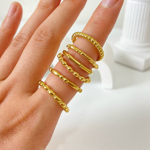 Bague de phalange minimaliste en acier inoxydable inaltérable plaqué or 18 carats PVD, motif bambou, pour femme - Product Image 6