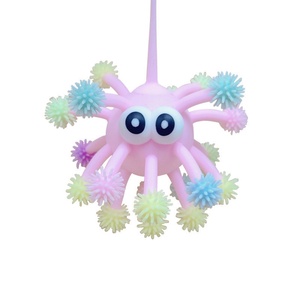 Nueva Pelota de Peluche TPR Creativa de 5 Pulgadas con Ojos en Relieve, Pelota de Peluche Brillante con Diseño de Copo de Nieve, Juguete Antiestrés - Product Image 3