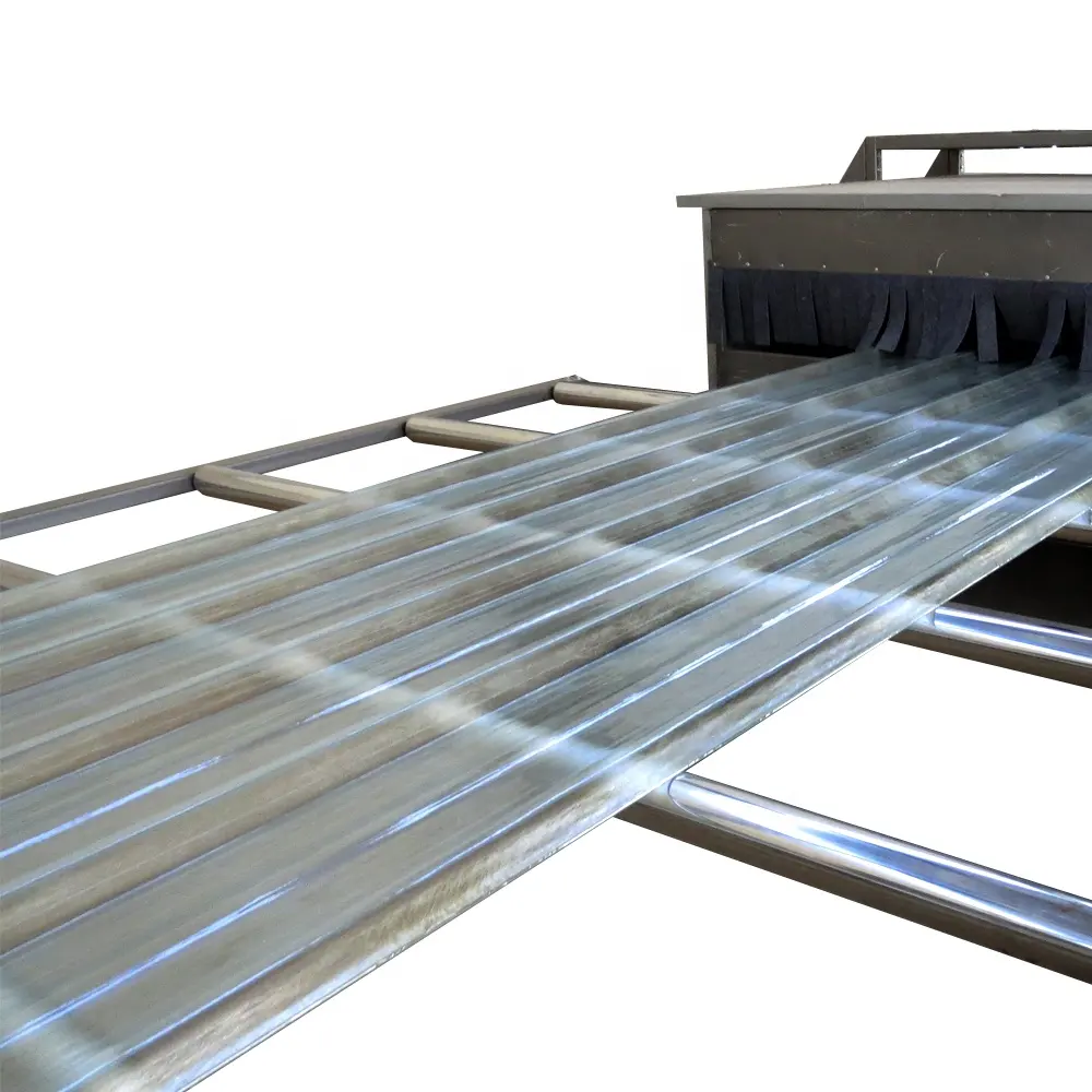 Fabrication de machine de panneau frp de feuille transparente ondulée de toiture de fibre de verre FRP