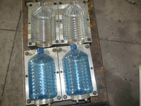 Machine semi-automatique de moulage par étirage de bouteilles PET en plastique d'eau minérale Machine de soufflage de 10 litres souffleur de bouteilles
