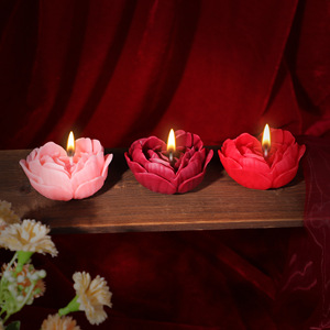 Vela de masaje con forma de corazón y aroma floral, cera aromática de baja temperatura (45°C) para uso íntimo en parejas. - Product Image 1