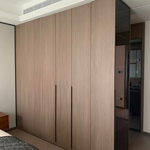 Vente chaude-Armoire en bois Taille personnalisée Meubles de chambre à coucher de style personnalisé Lumière de porte en verre avec armoire - Product Image 1