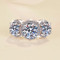 Bague de Fiançailles en Argent Sterling S925 avec Trois Pierres Moissanite 3ct & 2ct*2 VVs1 Certificat GRA pour Femme - Vente en Gros Usine