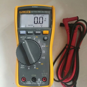 Multímetro Usado 117 C - 80% Nuevo, 1 Mes de Garantía, Hecho en China - Product Image 1