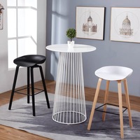 Tavolo Alto da Bar in Stile Nordico, Design in Metallo Resistente per Hotel, Centri Commerciali o Supermercati, per Salotto e Tempo Libero