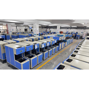 2 bottiglie di plastica per alimentazione manuale a cavità che soffiano macchine per la produzione di bottiglie d'acqua - Product Image 5