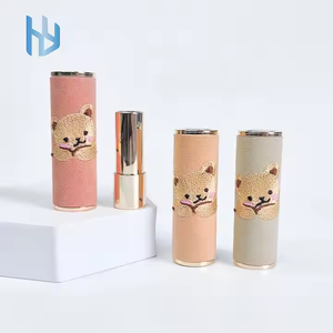 กล่องใส่ลิปสติกแบบกดหลอดใส่ลิปบาล์มแบบพลาสติกเปล่าลายหมี12.1มม. สามารถปักโลโก้ได้ตามต้องการ - Product Image 4
