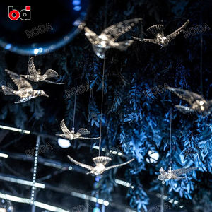 Modern Şeffaf Akrilik Işıklı Asılı Düğün Sahnesi Tavan Dekorasyonu Uçan Kuş Avizeleri Led Işıklar Boda - Product Image 2