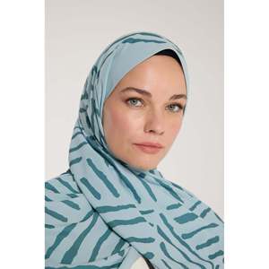 Écharpe en satin vert aqua, design personnalisé, forme en V, style long, 100% soie, pour l'été et l'hiver - Product Image 1