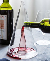 Carafe à vin en verre de forme conique unique, soufflée à la main, en verre transparent, pour servir du vin rouge à la maison ou au bar