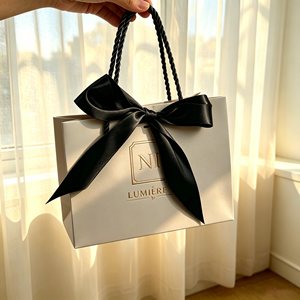 Borse Personalizzate con Logo per Shopping e Imballaggio, con Manici, per Negozi di Abbigliamento e Calzature, Ideali per Piccole Imprese - Product Image 2