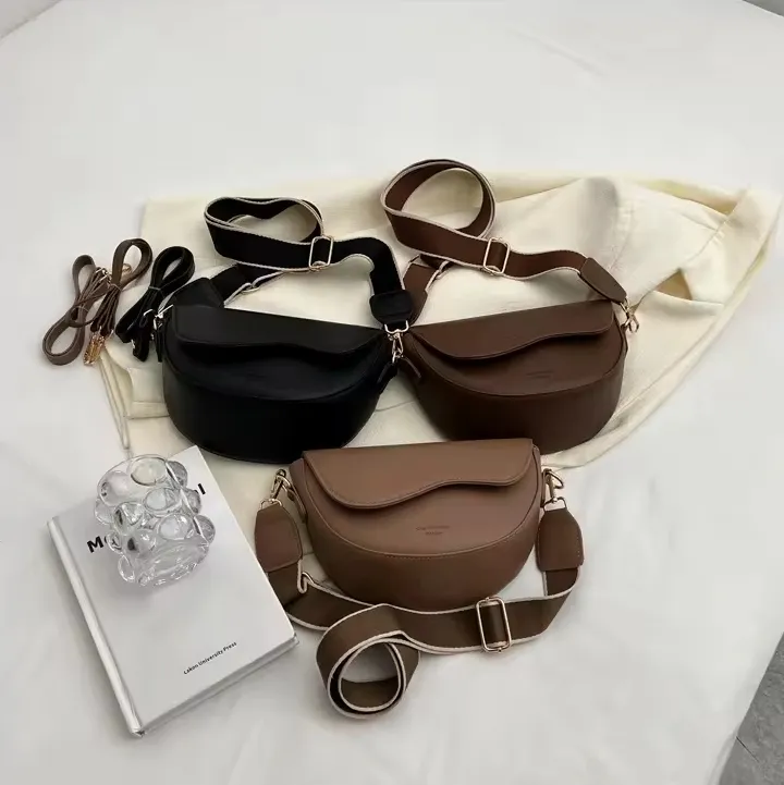 Women's Unique Designer Crossbody Bag Wide Shoulder Strap Customized Luxury Fashion Wallet High Quality Leather Saddle Handbag