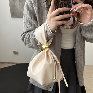 Wholesale Vintage Pleated Design Fashion Clutch Crossbody <strong>Bag</strong> PU Leather Knot Top Handle <strong>Bag</strong> for Women - Product Image 5