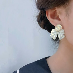 Boucles d'oreilles décoratives en forme d'arc pour fille douce en argent, visant un style de mode pur - Product Image 6
