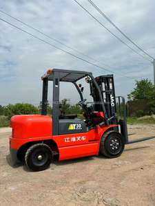 Chariot élévateur diesel d'occasion JAC T30 3 tonnes 3 mètres à bas prix, mât bi-ou tri-étages, pneus pleins tout-terrain, utilisation assise/de pied - Product Image 2