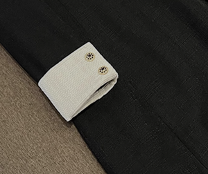 Manteau classique pour femme, noir et blanc, col rabattu, manches longues, simple boutonnage, coupe trapèze, mini-robe - Product Image 5
