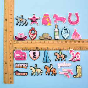Adornos Personalizados de PVC Rosa para Zapatos de Vaquera con Caballo y Sombrero Estilo Western, Broches para Decoración de Sandalias y Zuecos - Product Image 3