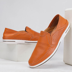 Mocassins respirants en cuir perforé pour hommes, chaussures décontractées à bout rond, chaussures de conduite légères à semelle en caoutchouc flexible - Product Image 3