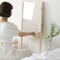 Miroir sur pied WOSEN 2025 contemporain en bois massif, pleine longueur, tendance, pour usage cosmétique et salon