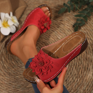 <span class=keywords><strong>Chaussures</strong></span> pour femmes grandes tailles pour le commerce extérieur, Été 2026, à talon compensé, semelle épaisse, bout ouvert, dessus en peluche - Product Image 2