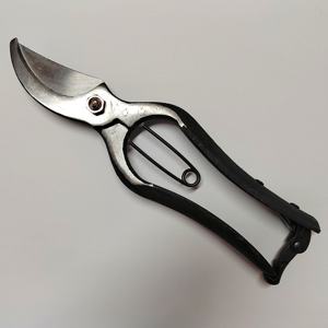 Les sécateurs entièrement en acier au carbone avec verrouillage de sécurité coupant les grandes <span class=keywords><strong>branches</strong></span> peuvent être personnalisés avec le logo <span class=keywords><strong>pour</strong></span> la coupe de <span class=keywords><strong>branches</strong></span> d'outil de bonsaï - Product Image 2