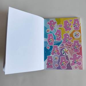 A5 Chất Lượng Cao Tùy Chỉnh In Ấn Đầy Đủ Màu Sắc Tái Sử Dụng Softcover Sticker Cuốn Sách 1500 + Pcs Màu Gấu Chủ Đề - Product Image 2