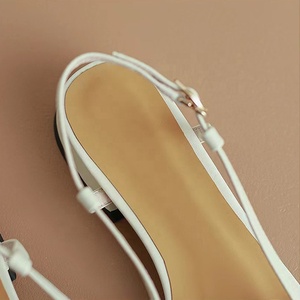 Sandali Donna alla Moda con Punta Aperta e Tacco Basso di Alta Qualità per Uso Quotidiano con Design Slingback in PU PVC per l'Estate - Product Image 4