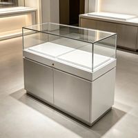 LED-beleuchteter, umweltfreundlicher Schmuckvitrine mit langlebiger Konstruktion, anpassbaren Abmessungen und robusten Regalböden