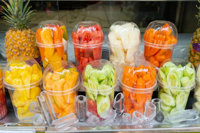 Automatische PP PET PS machine voor het maken van deksels voor verse fruit- en saladebekers, plastic thermoformmachine