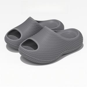 Chanclas de Moda con Diseño de Dibujos Animados, Acolchadas, Antiolor, Punta Abierta, PVC, Pantuflas de Interior con Suela de Goma, para Todas las Temporadas - Product Image 1